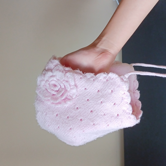 3/$20 H&M  Winter Flower hat for girls size 1-2Y - Picture 2 of 5